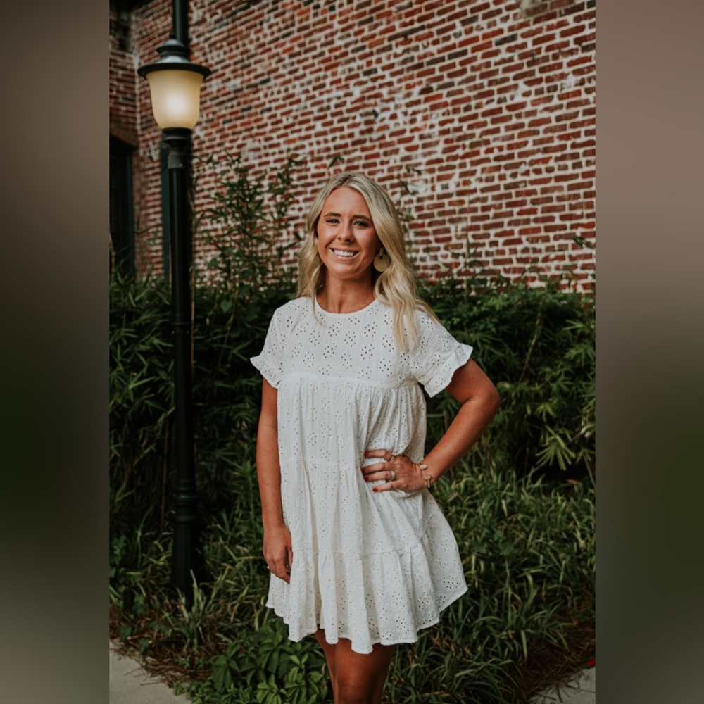 White ruffle dress - Picture 6 of 8